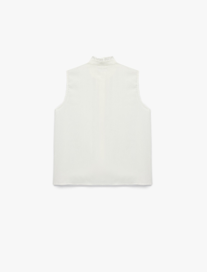  Pamuklu Fırfırlı Hakim Yaka Dantel Detaylı Kolsuz Gömlek