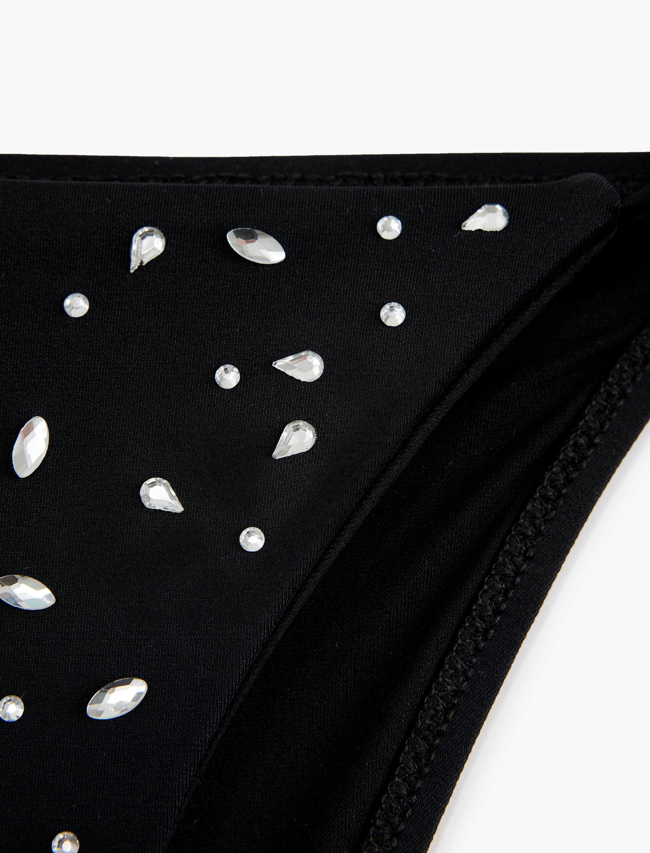   Taş Detaylı Yanları İpli Bikini Altı