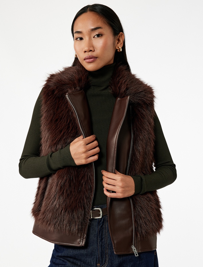  Kolsuz Fermuarlı Cepli Crop Suni Kürk Yelek