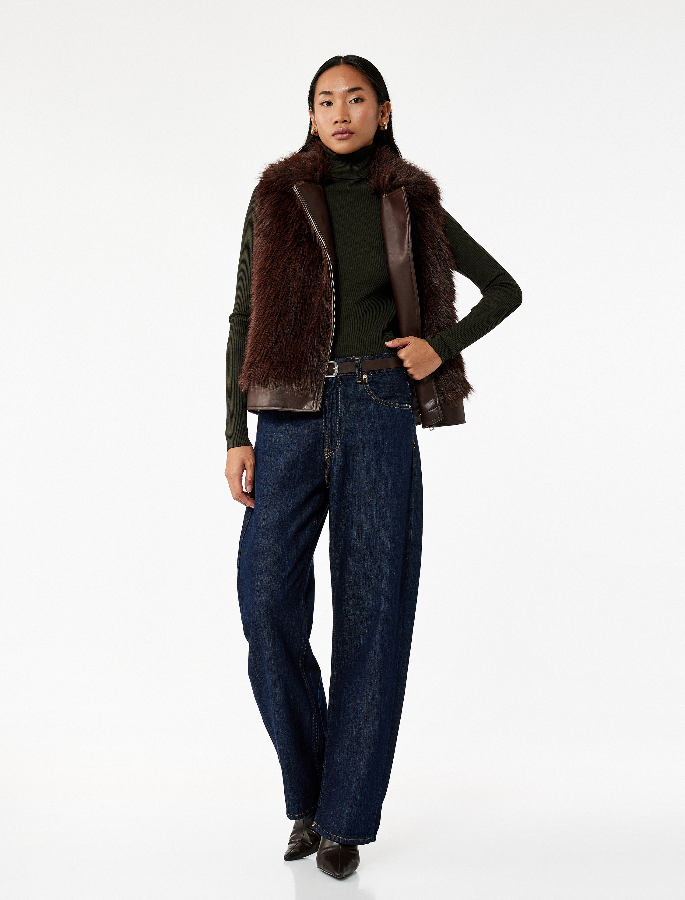   Kolsuz Fermuarlı Cepli Crop Suni Kürk Yelek