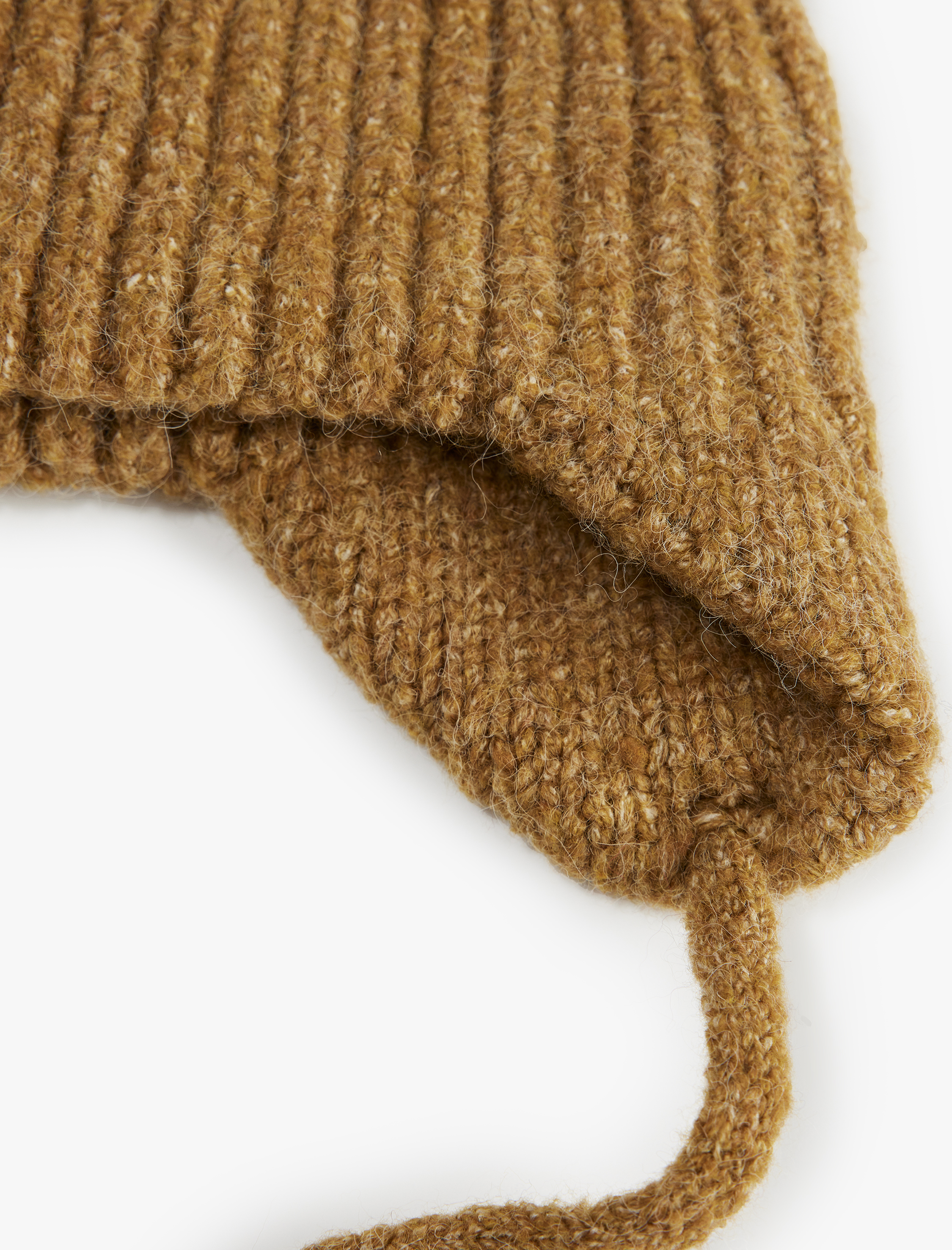  Kadın Ponponlu Kulaklı Örgü Bere