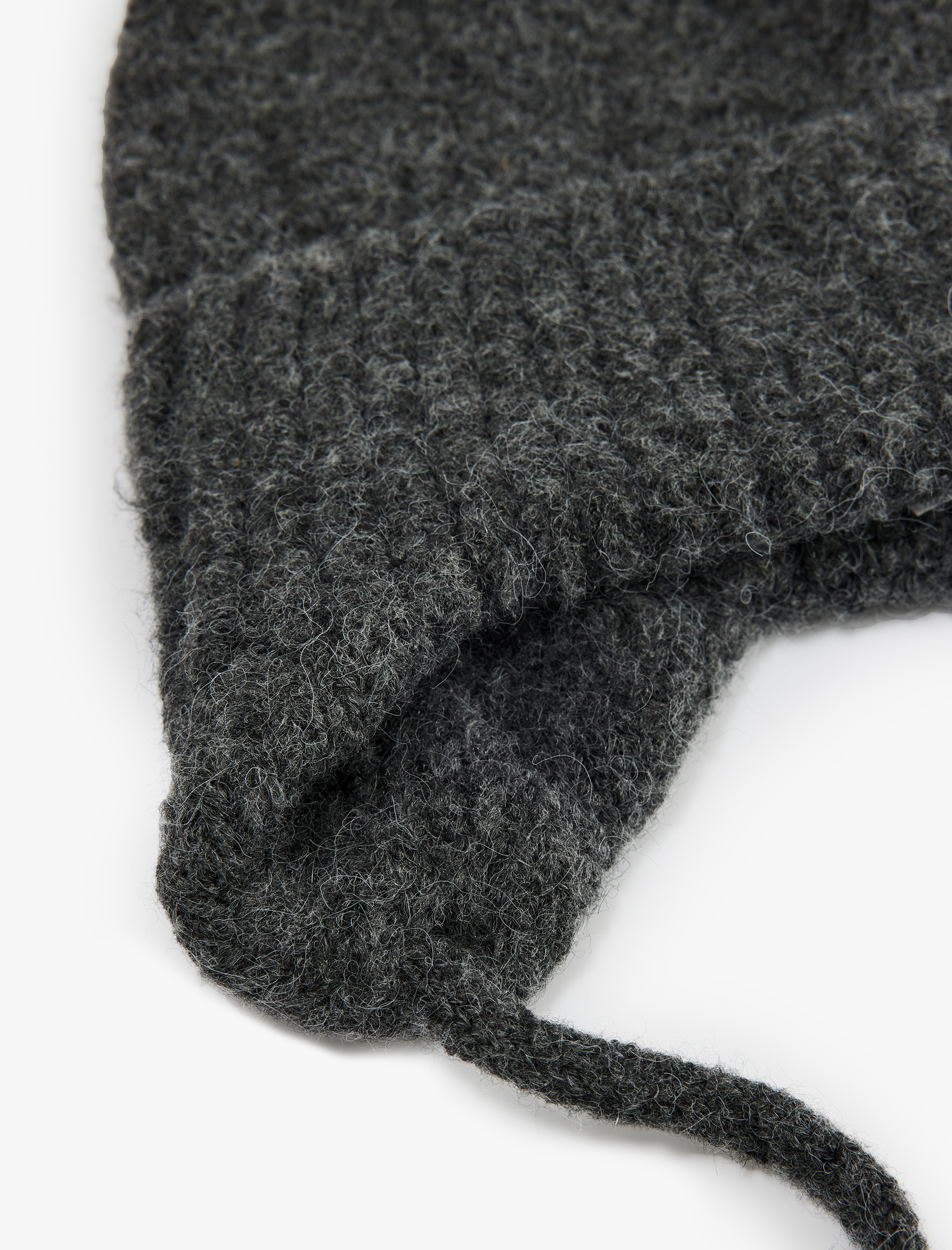  Kadın Ponponlu Kulaklı Örgü Bere