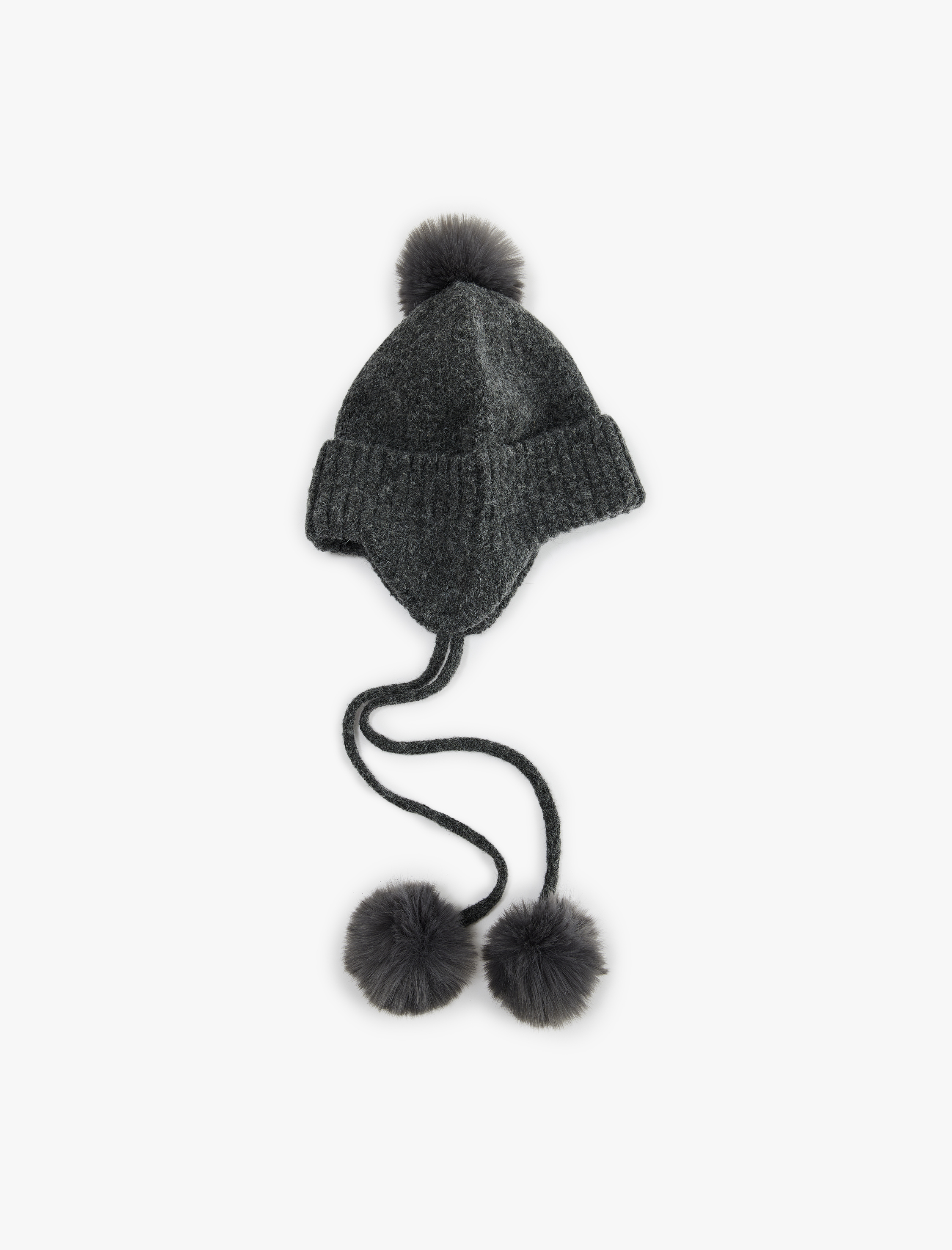  Kadın Ponponlu Kulaklı Örgü Bere