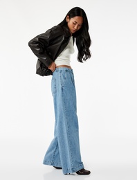 Pamuklu Kemer Detaylı Cepli Düğmeli Geniş Paça Jean Pantolon -  Wide Leg Jeans