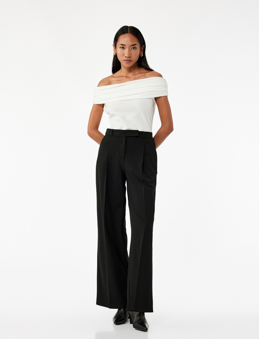   Krep Kumaş Slim Fit Drape Detaylı Straplez Bluz