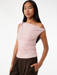 Sandy Kumaş Slim Fit Asimetrik Yaka Kolsuz Bluz