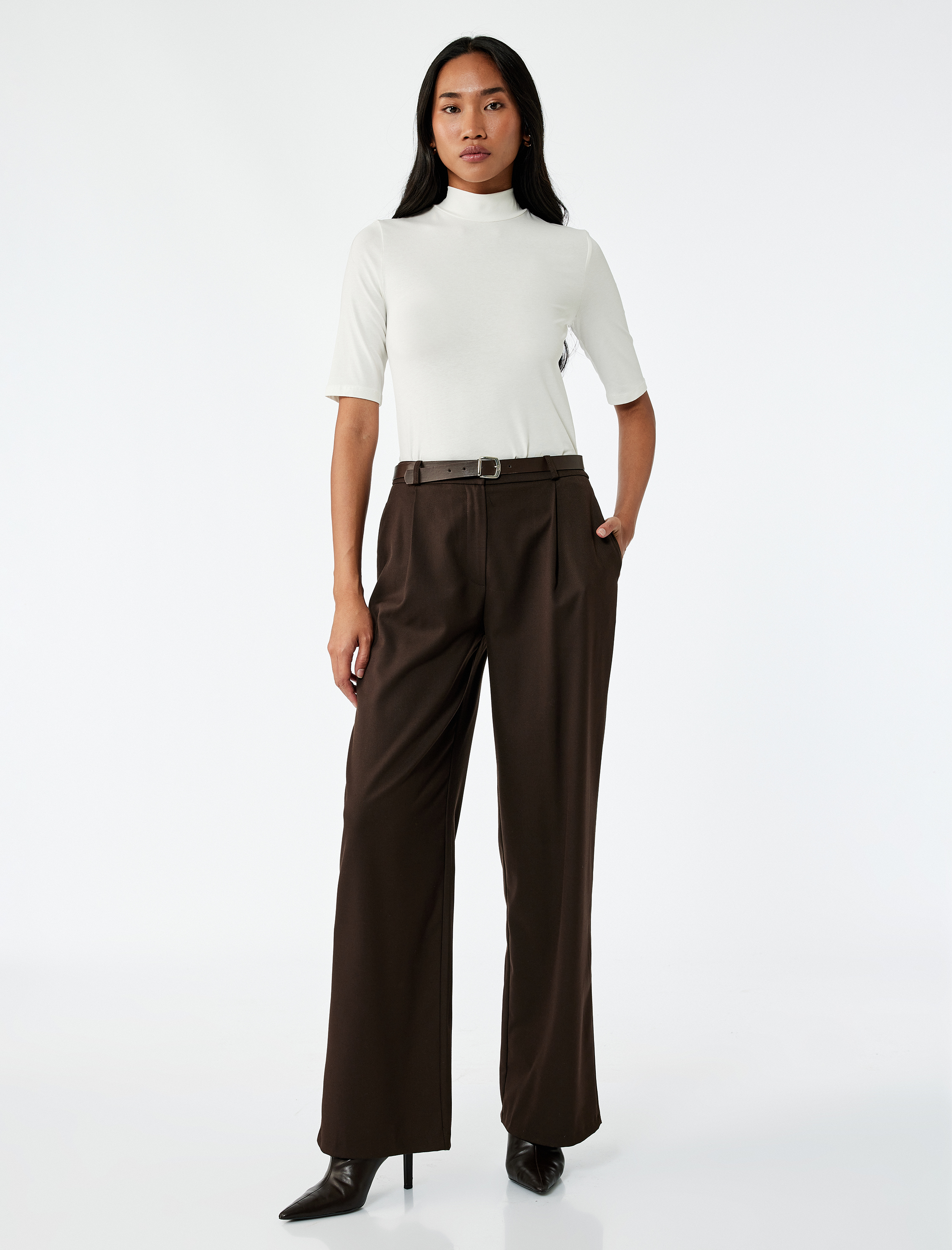 Slim Fit Pamuklu 3/4 Kol Dik Yaka Tişört