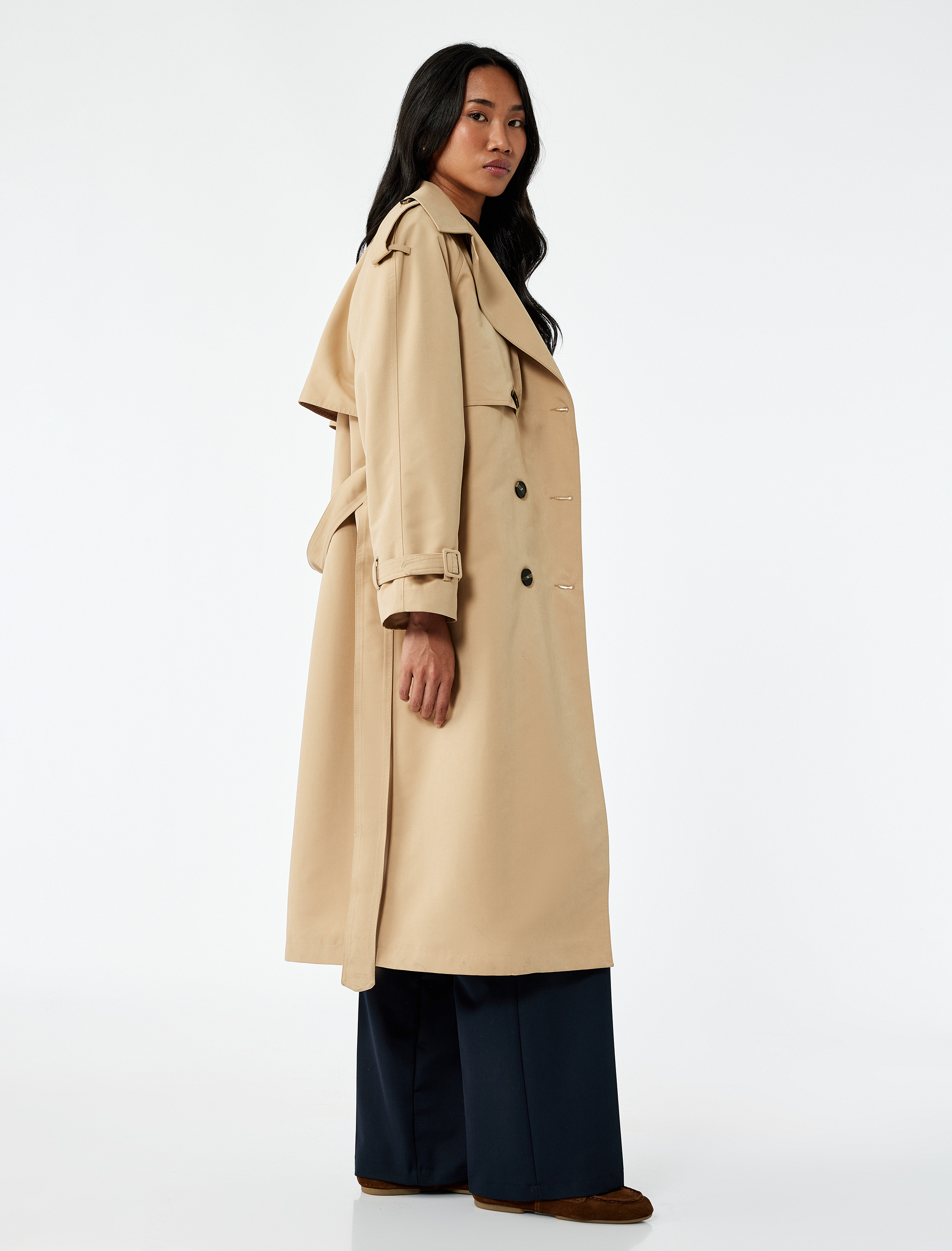   Kruvaze Uzun Kollu Cepli Düğmeli Kemerli Gabardin Trençkot