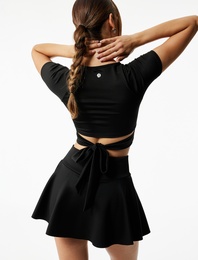 Slim Fit Kısa Kollu Bağlama Detaylı Crop Spor Tişört