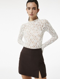 Yarı Transparan Slim Fit Fırfır Detaylı Uzun Kollu Dantel Bluz