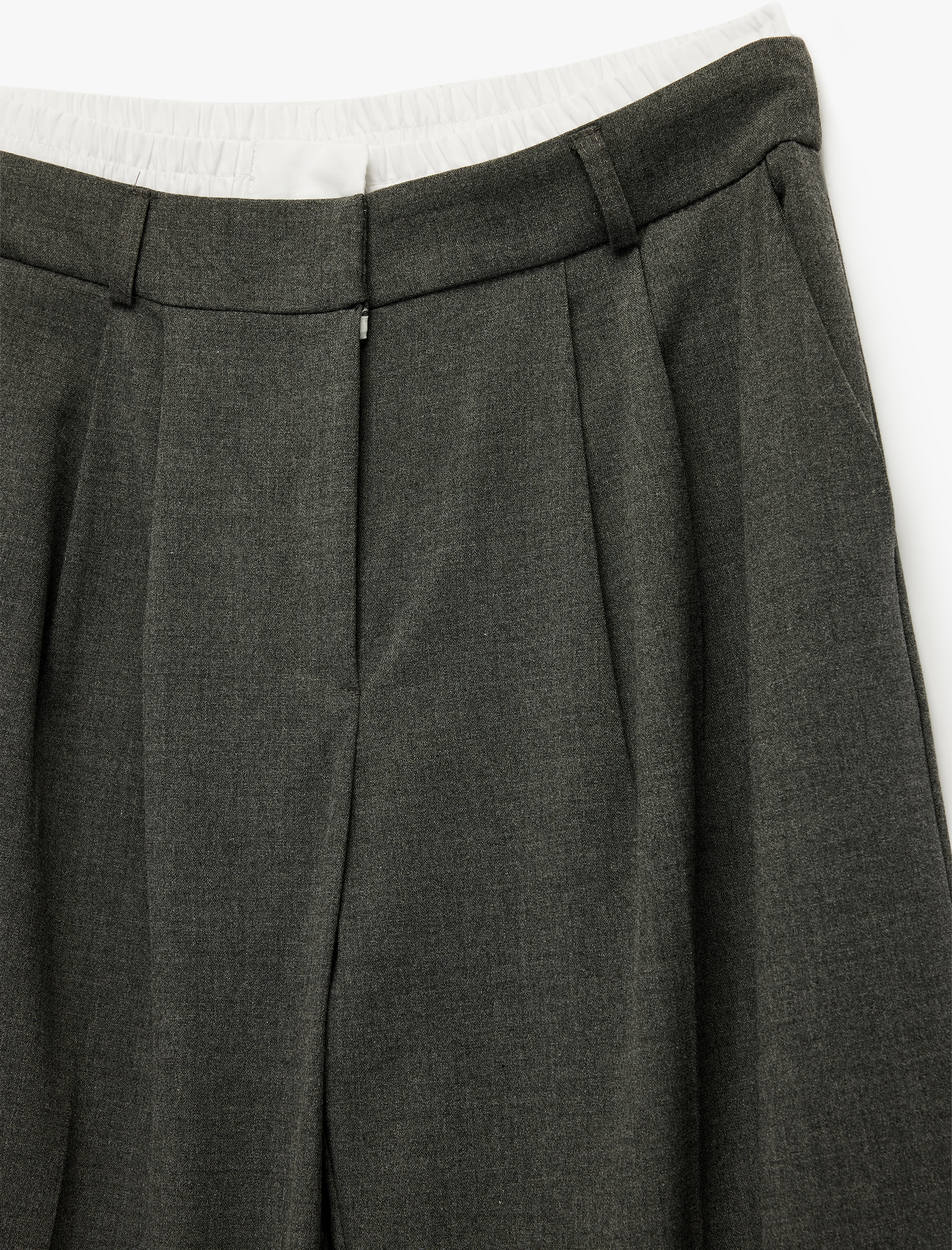   Cepli Pile Detaylı Geniş Paça Baggy Kumaş Pantolon