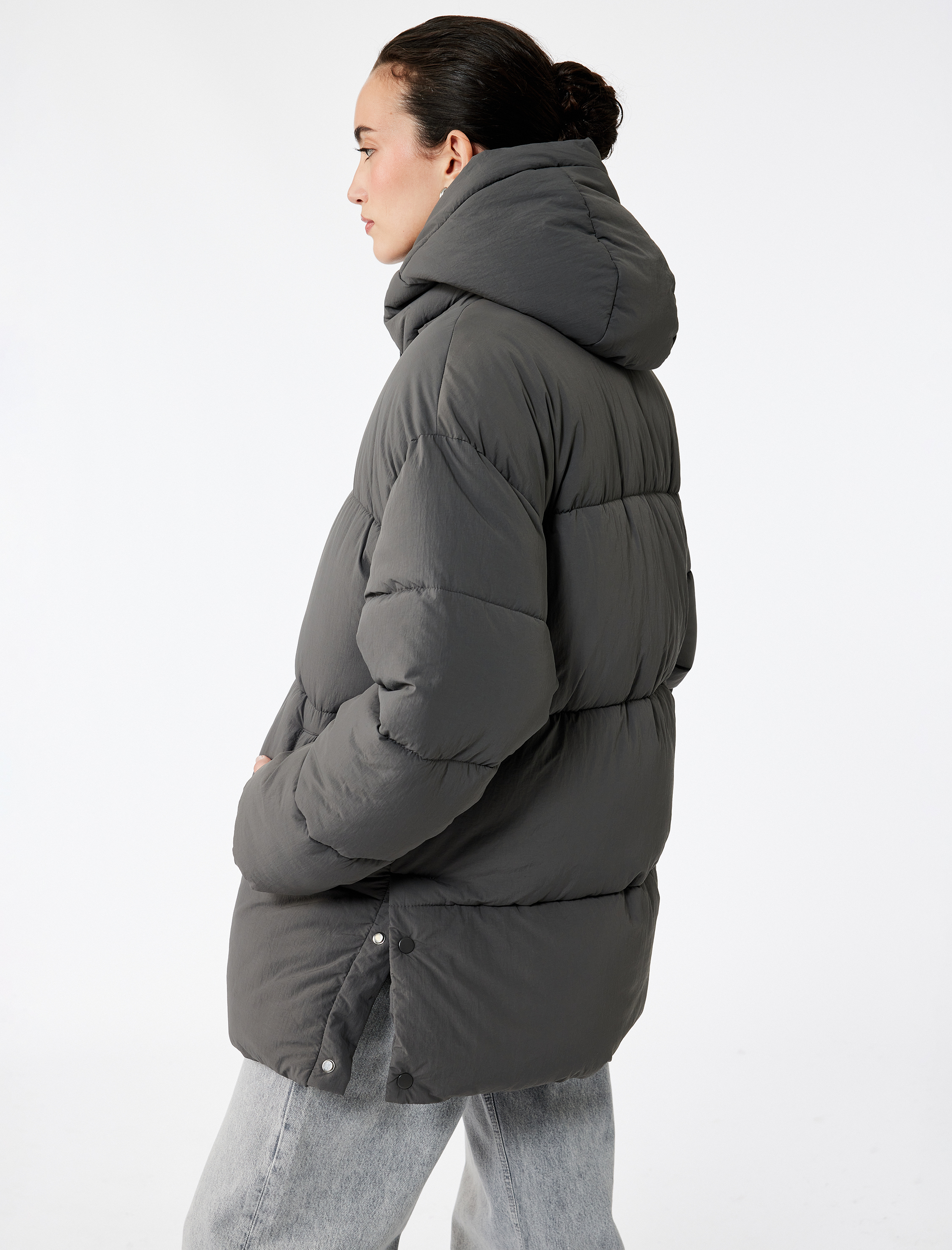   Fermuarlı Cepli Çıkarılabilir Kapüşonlu Uzun Kollu Su İtici Oversize Şişme Mont