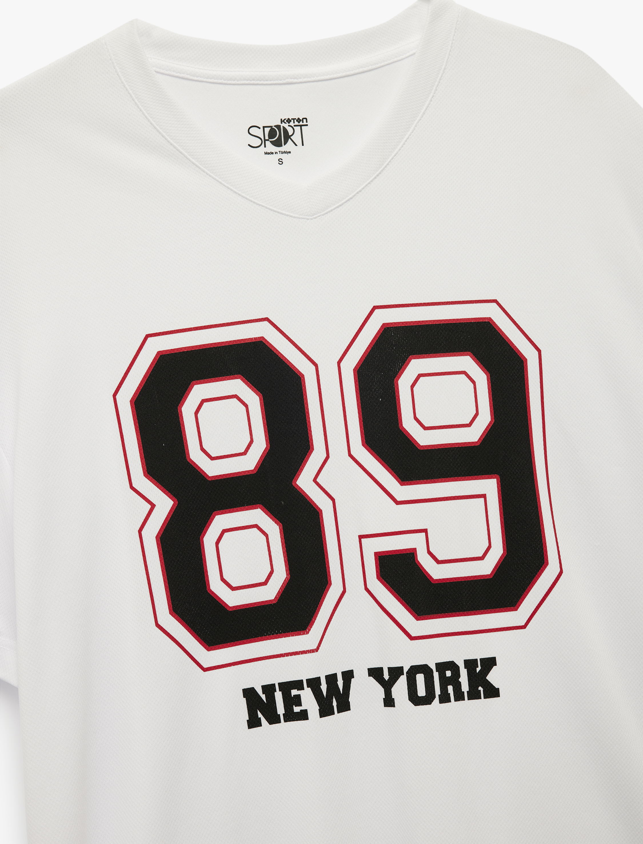   Regular Fit Kısa Kollu V Yaka Baskılı Spor Tişört