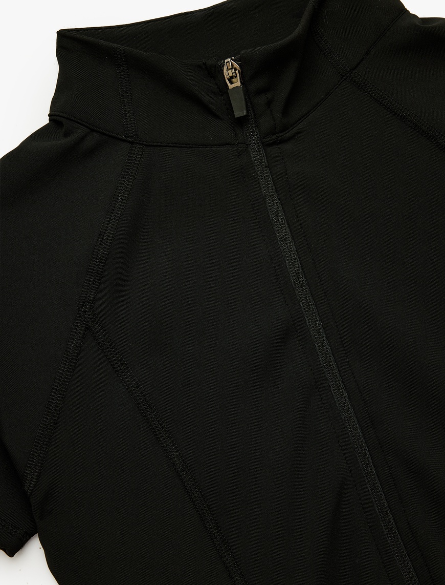  Dik Yaka Fermuarlı Slim Fit Spor Tişört