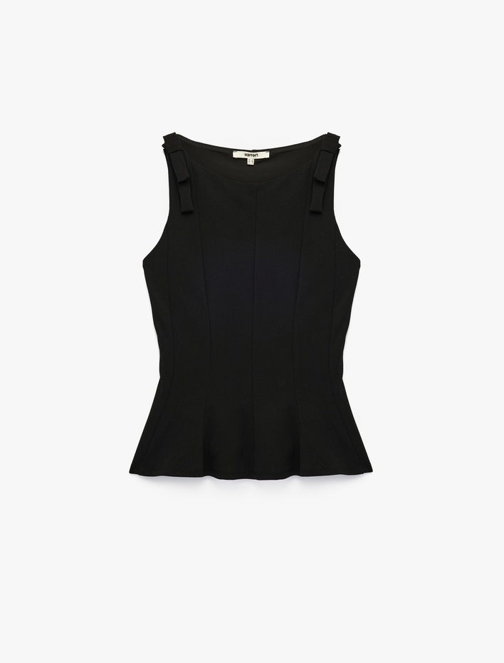  Krep Scuba Kumaş Slim Fit Kolsuz Kayık Yaka Fiyonk Detaylı Peplum Bluz