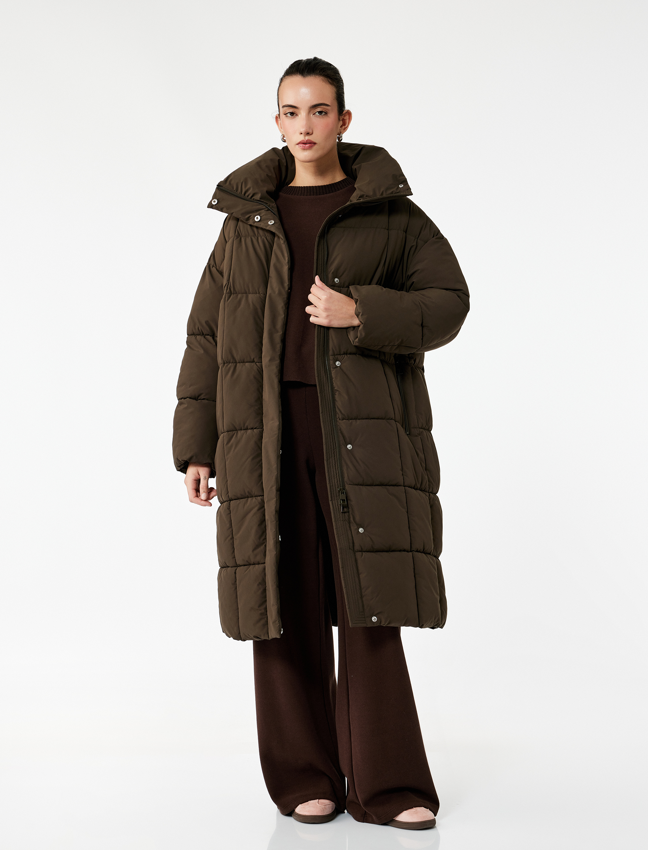   Fermuarlı Cepli Dik Yaka Uzun Kollu Kapitone Su İtici Oversize Uzun Şişme Mont