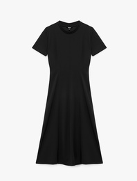 Krep Scuba Kumaş Slim Fit Kısa Kollu Bisiklet Yaka Midi Boy Kloş Elbise