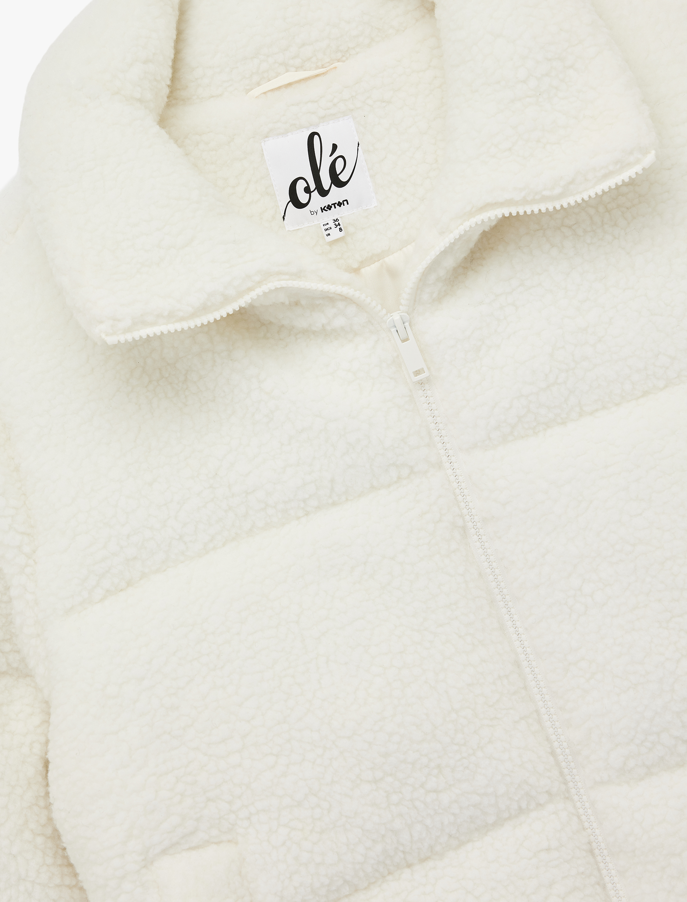   Fermuarlı Dik Yaka Uzun Kollu Cep Detaylı Peluş Mont