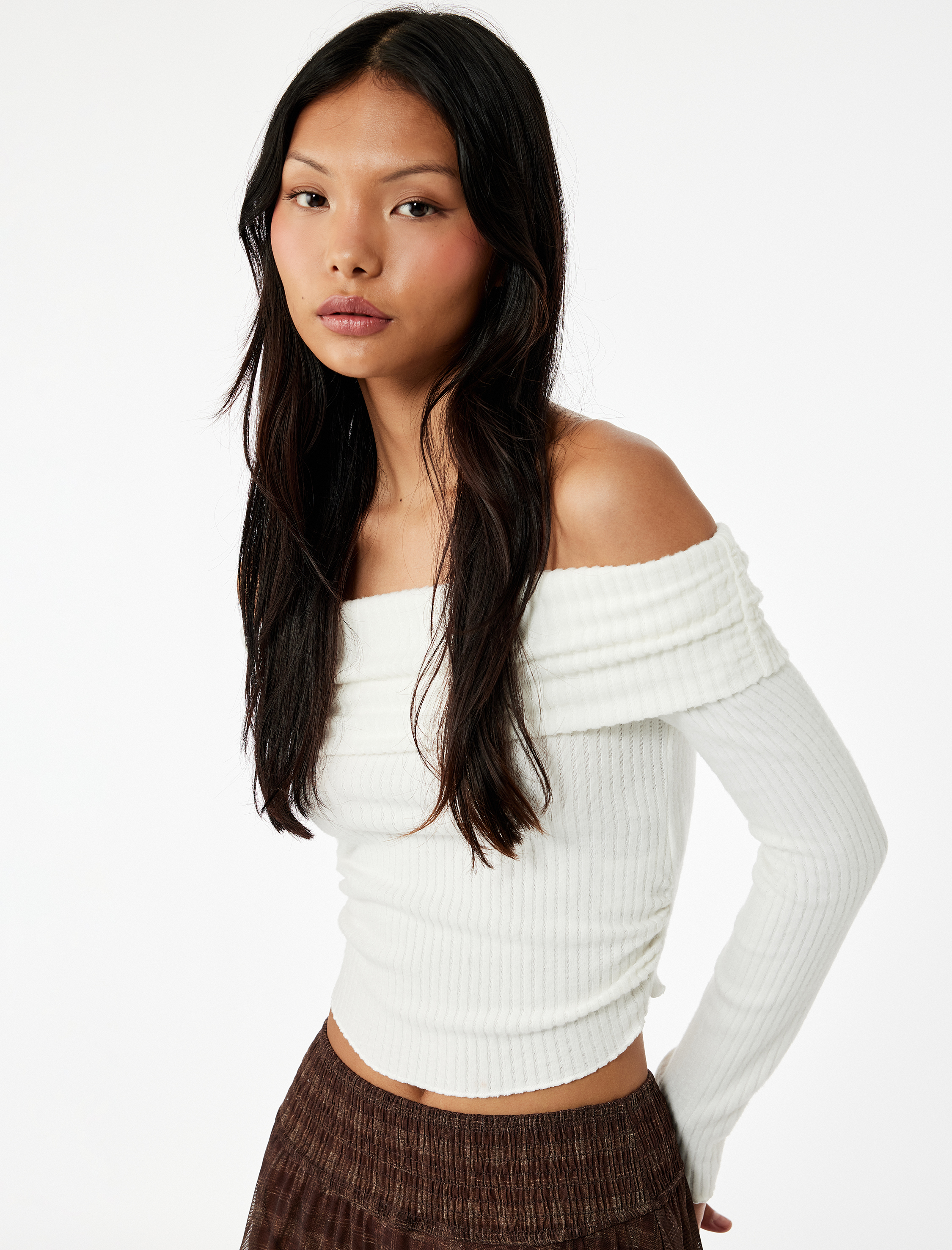   Viskon Karışımlı Kaşkorse Omzu Açık Slim Fit Uzun Kollu Tişört