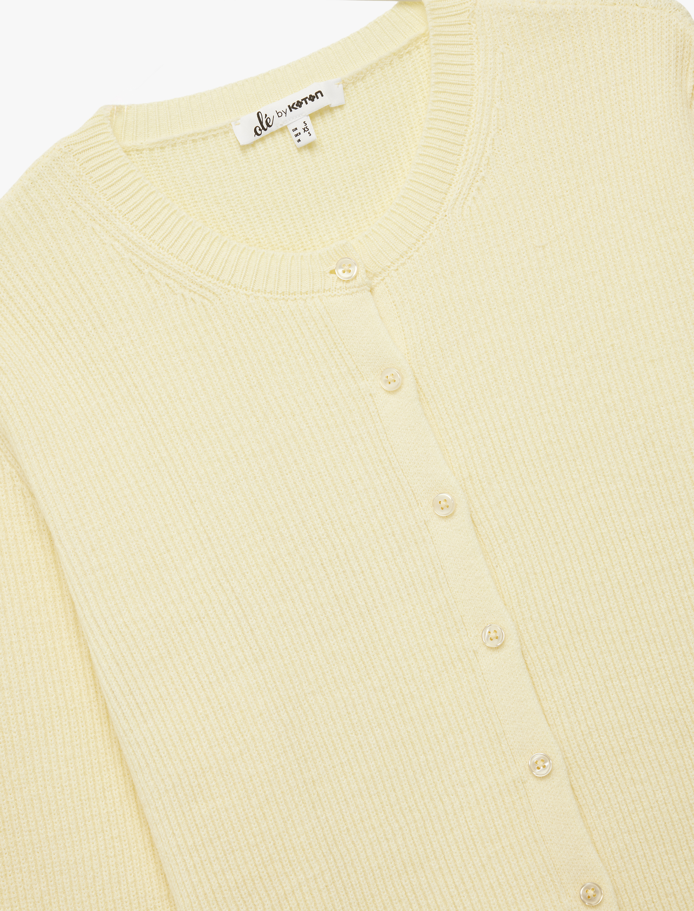   Düğmeli Uzun Kollu Bisiklet Yaka Triko Hırka