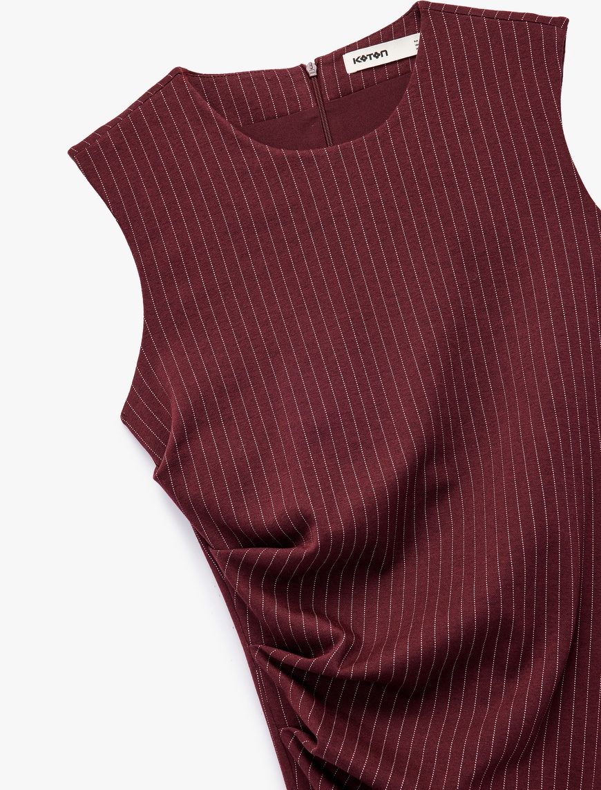   Drape Detaylı Asimetrik Kesim Kolsuz Bisiklet Yaka Mini Elbise