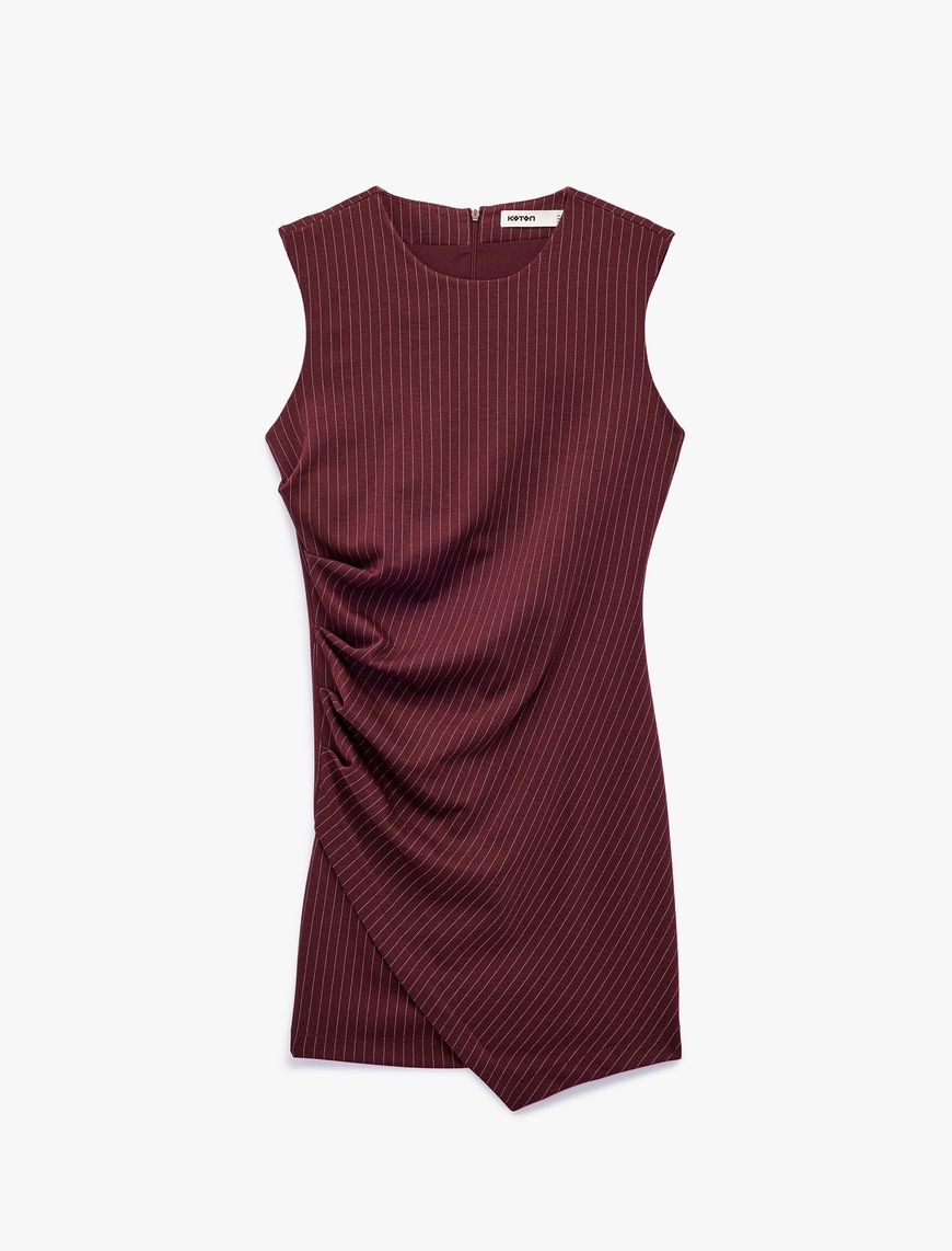   Drape Detaylı Asimetrik Kesim Kolsuz Bisiklet Yaka Mini Elbise