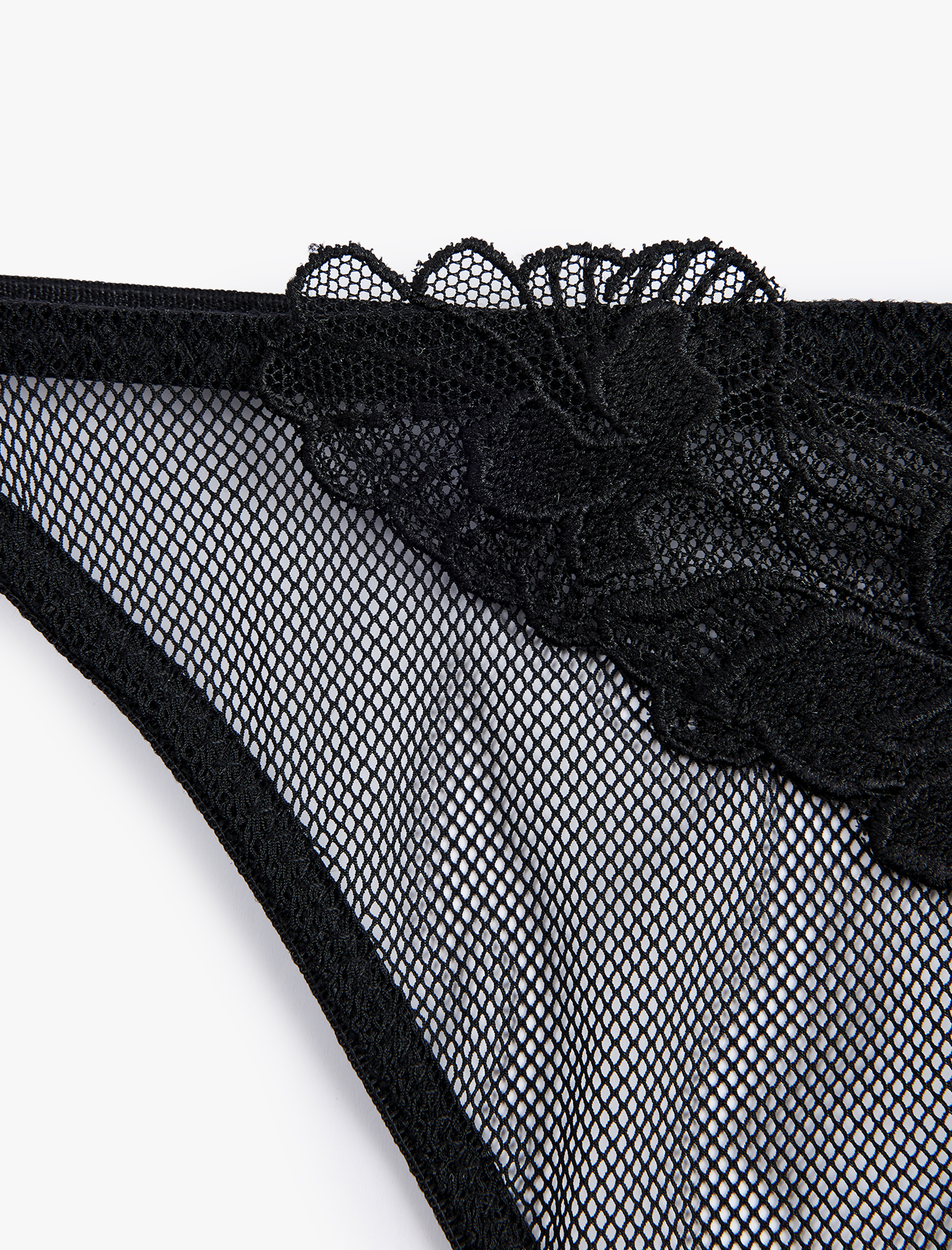   Çiçekli Dantel Detaylı File Kumaş String Külot