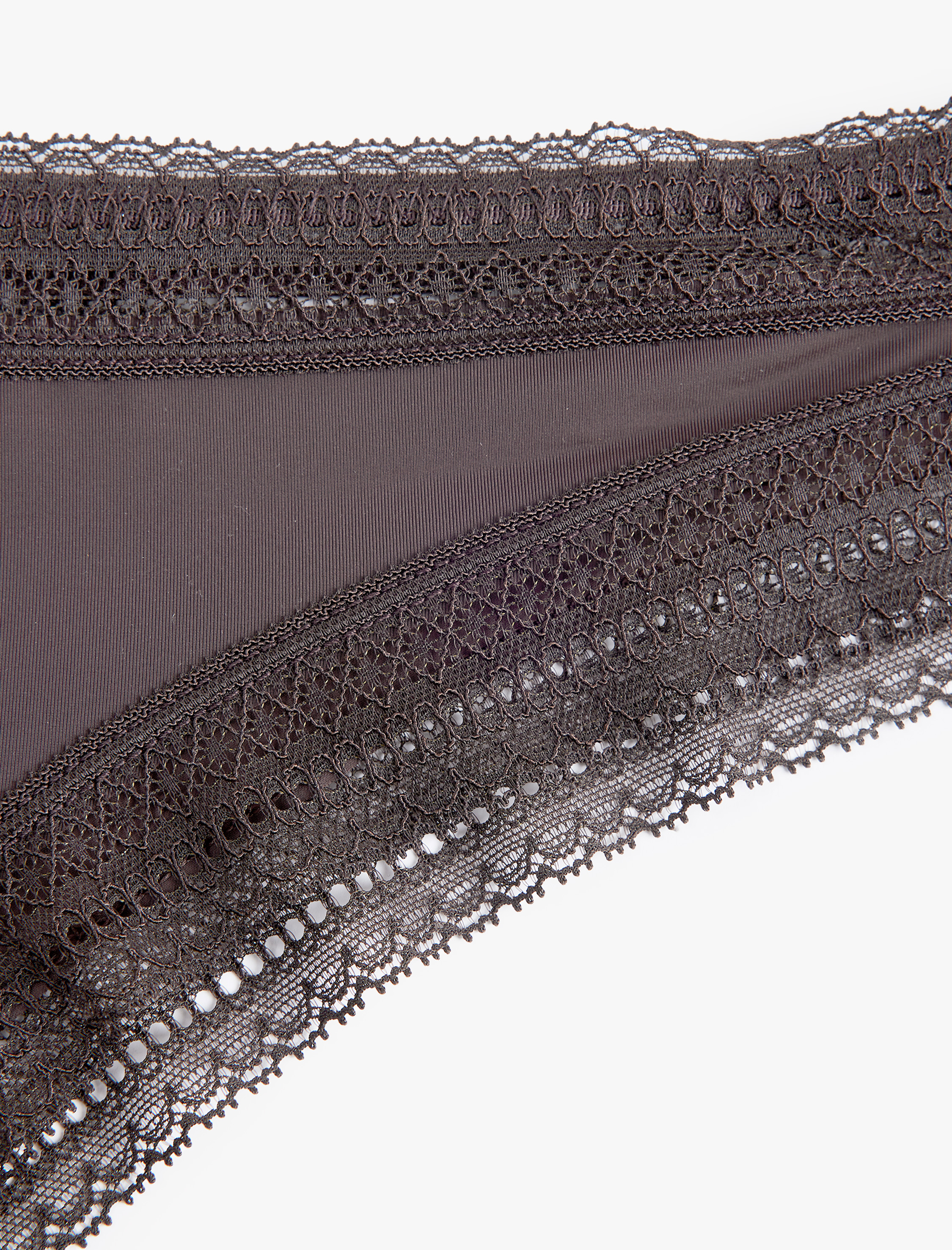 Dantel Detaylı String Külot