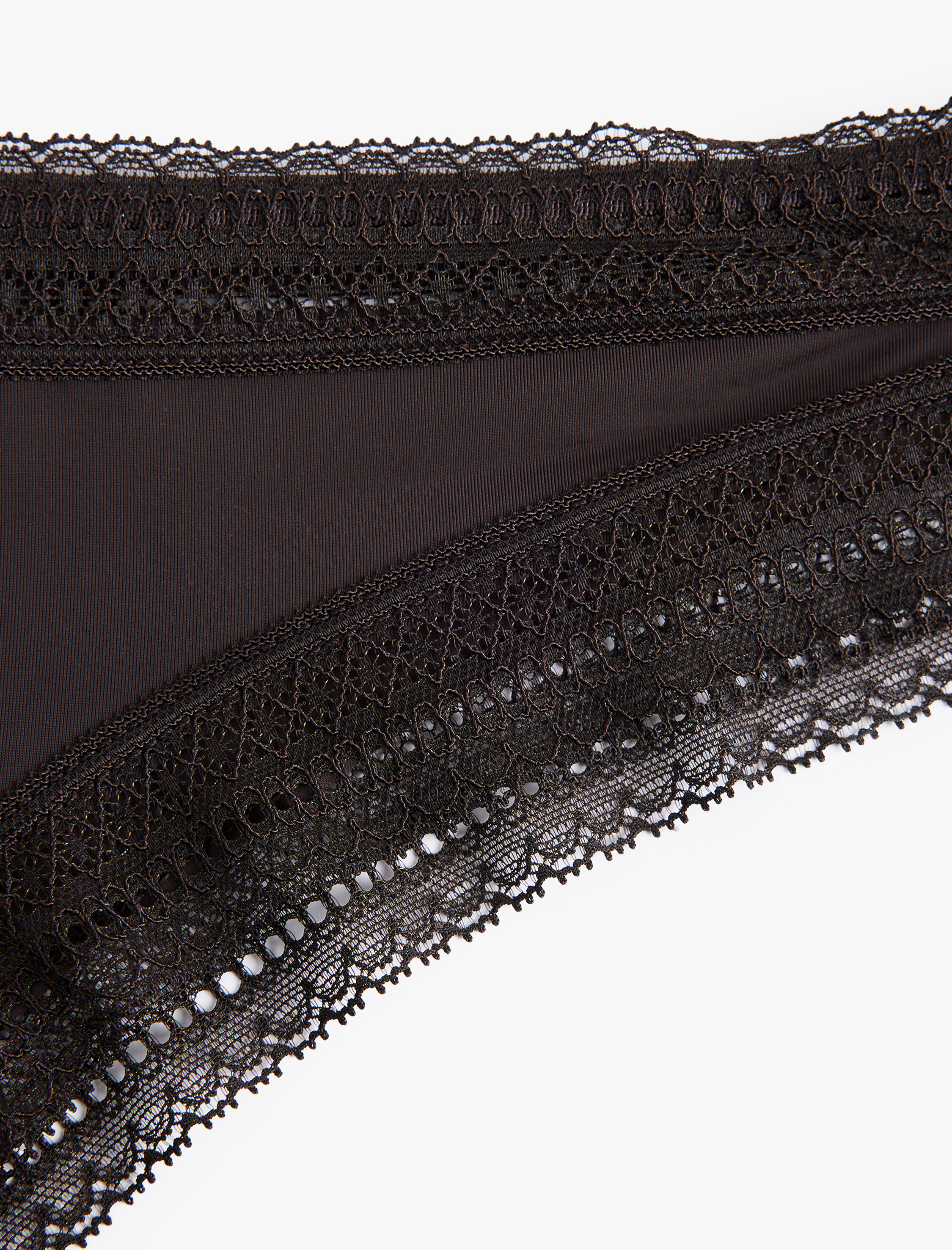   Dantel Detaylı String Külot