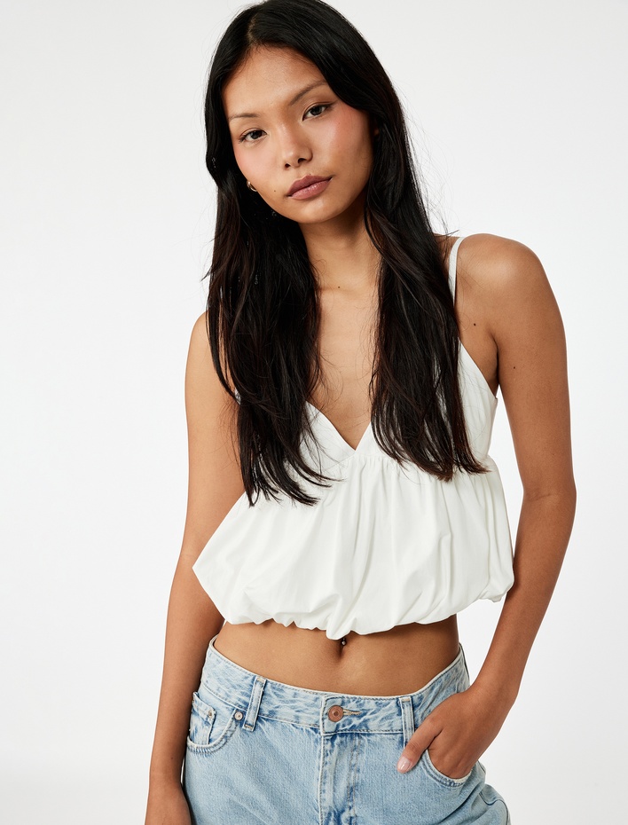  Koton X İnji - Volanlı V Yaka Pamuklu Slim Fit Askılı Poplin Crop Bluz