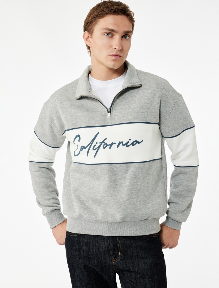  Oversize Şardonlu Renk Bloklu Kolej Baskılı Yarım Fermuarlı Sweatshirt