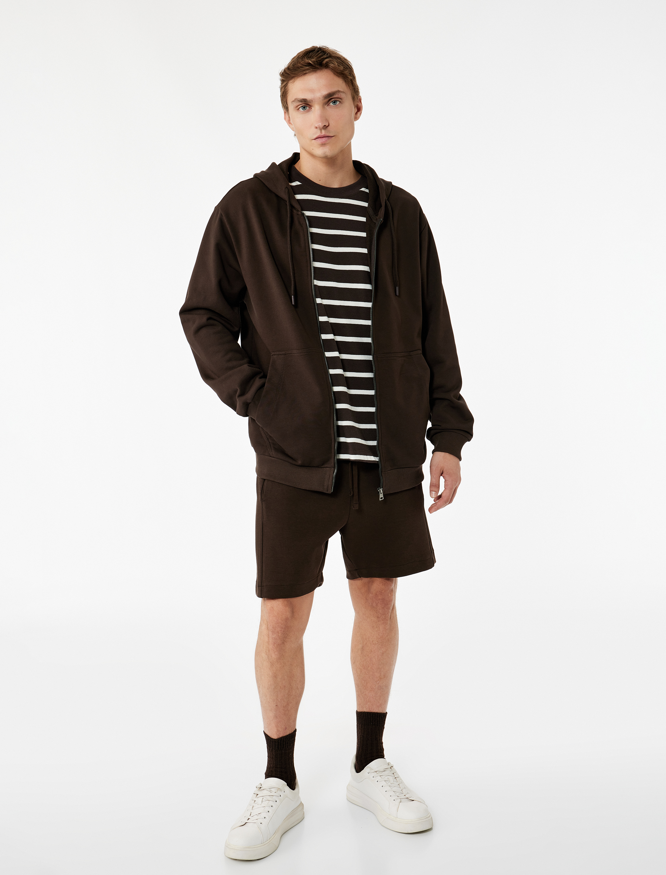   Pamuklu Uzun Kollu Fermuarlı Cep Detaylı Kapüşonlu Hırka