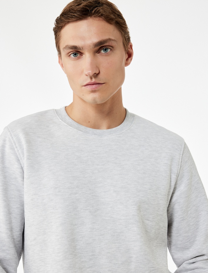  Pamuklu Uzun Kollu Şardonlu Bisiklet Yaka Erkek Basic Sweatshirt