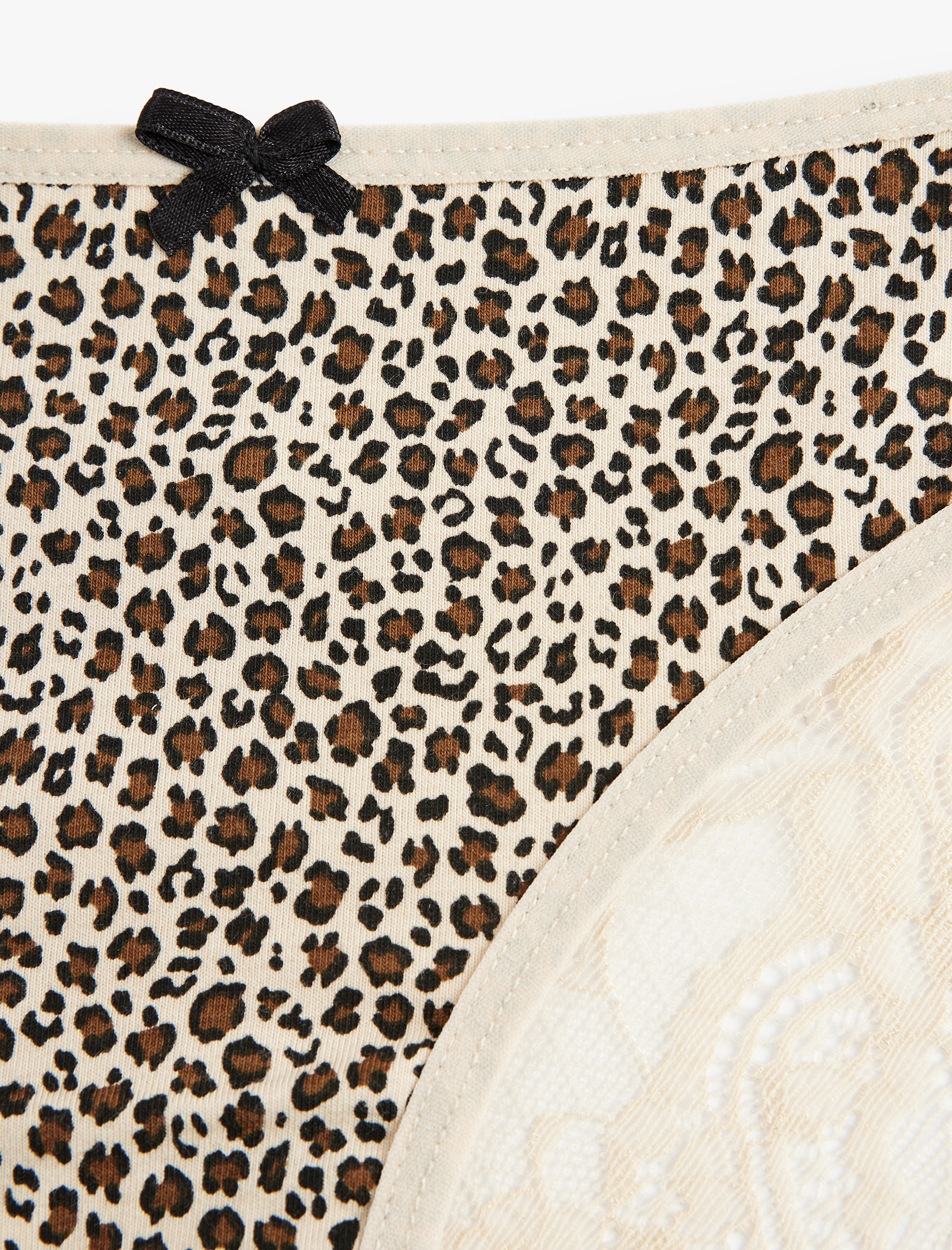 Rahat Kalıp Arkası Dantelli Pamuklu Leopar Desenli Brazilian Külot