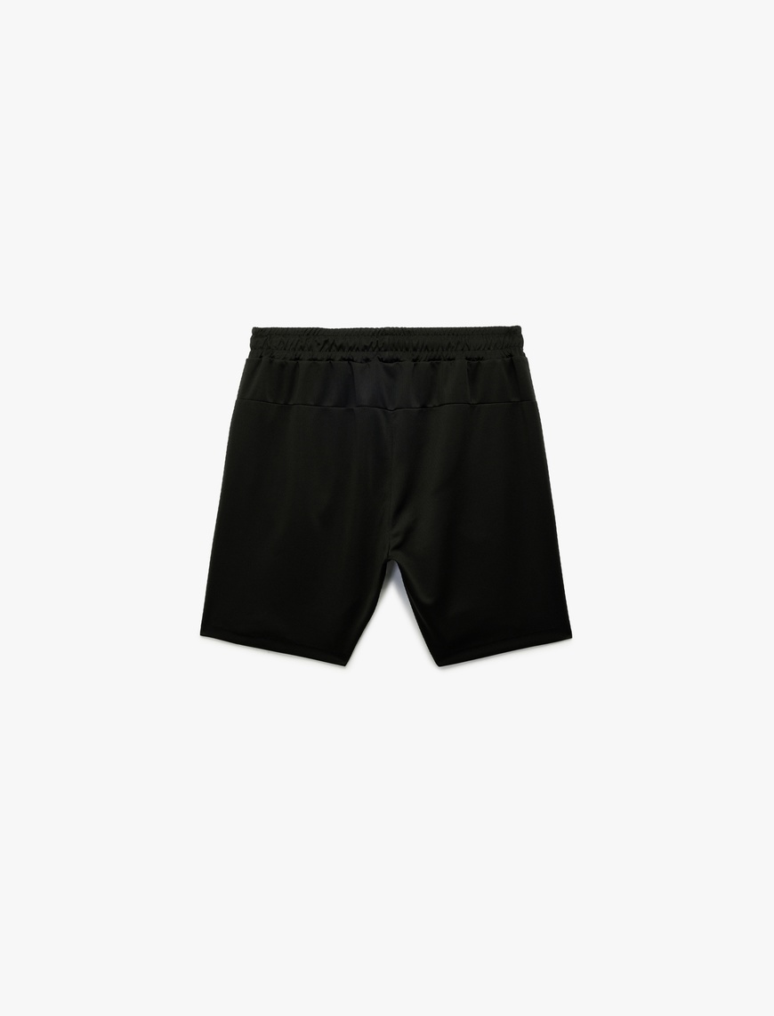   Cepli Detaylı Straight Fit Beli Lastikli Spor Şort
