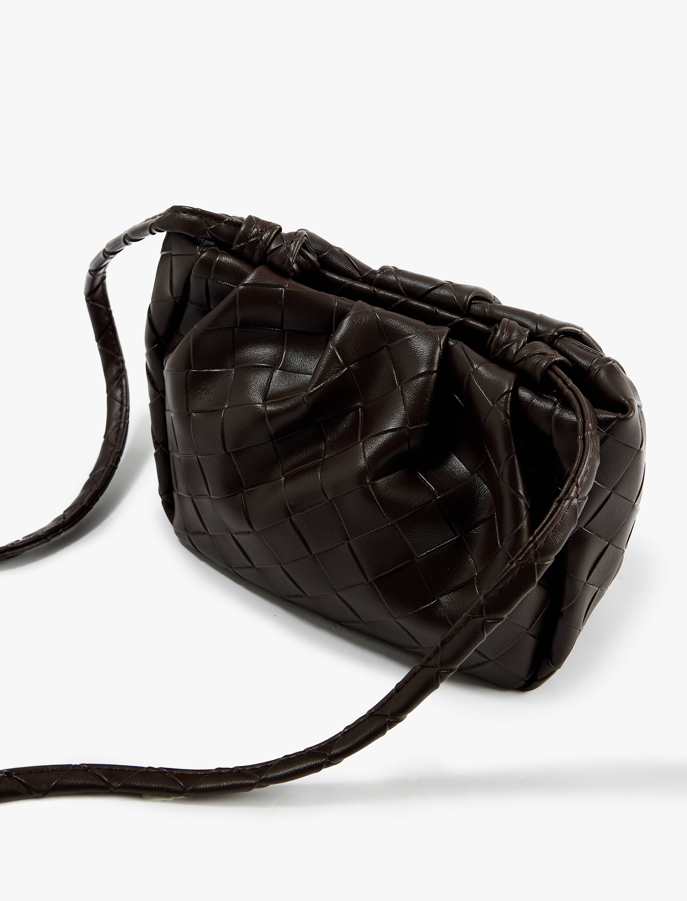  Kadın Suni Deri Örgü Detaylı Çapraz Çanta