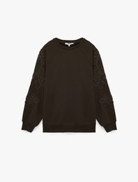 Uzun Kollu Bisiklet Yaka Çiçekli Boncuk Nakış Detaylı Sweatshirt