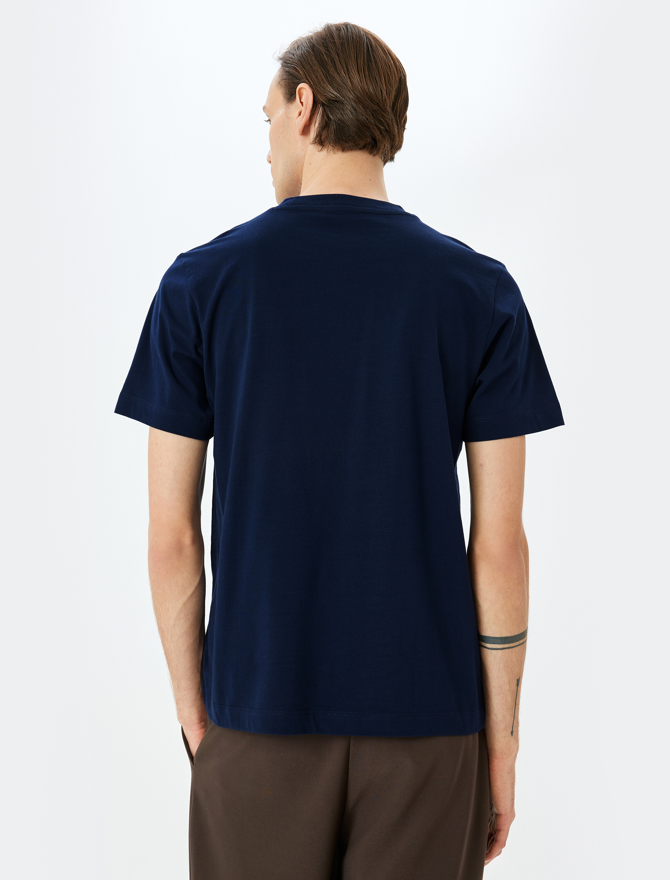   Pamuklu Bisiklet Yaka Regular Fit Kısa Kollu Basic Tişört