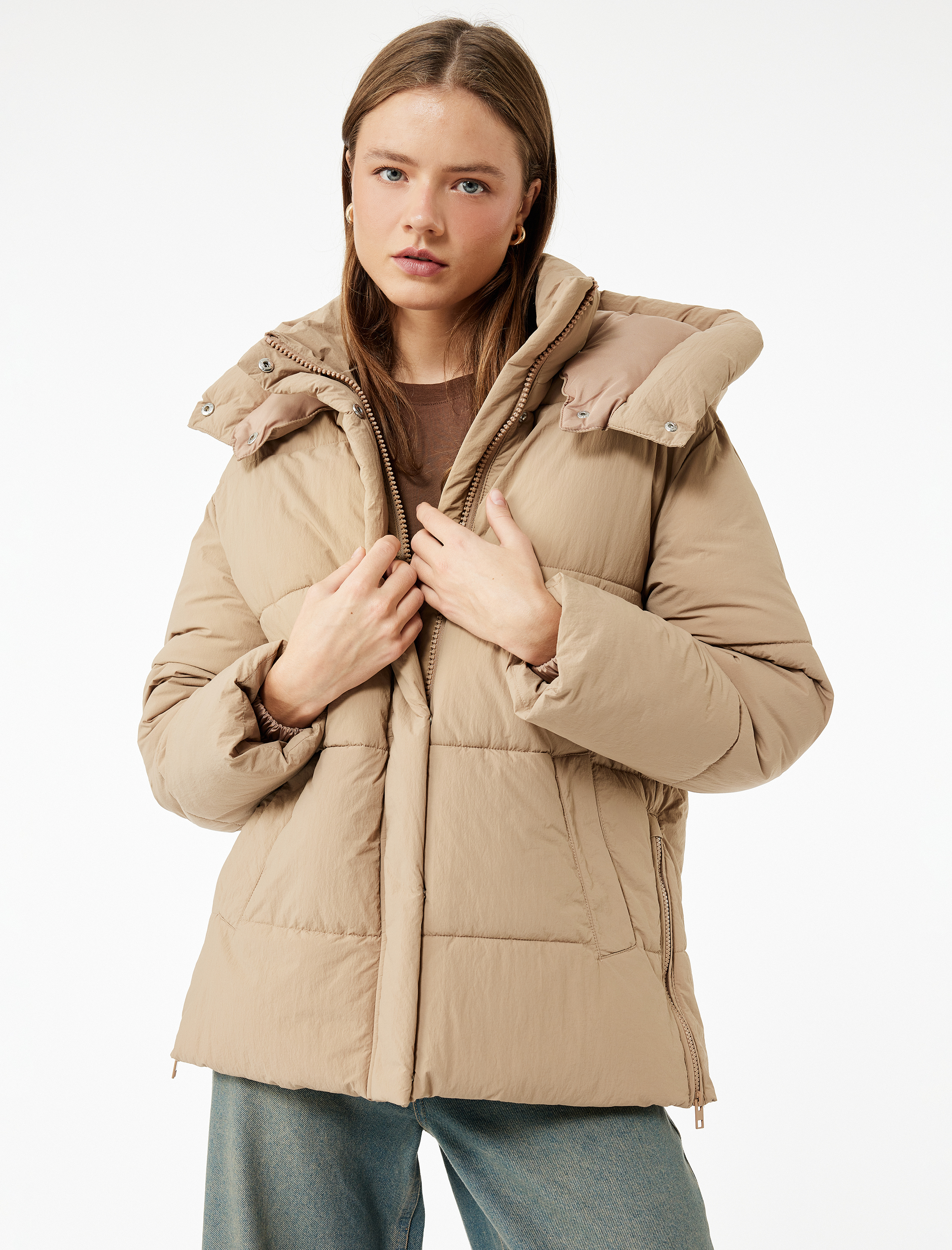   Dik Yaka Çıtçıt Düğmeli Cepli Kapitoneli Şişme Mont