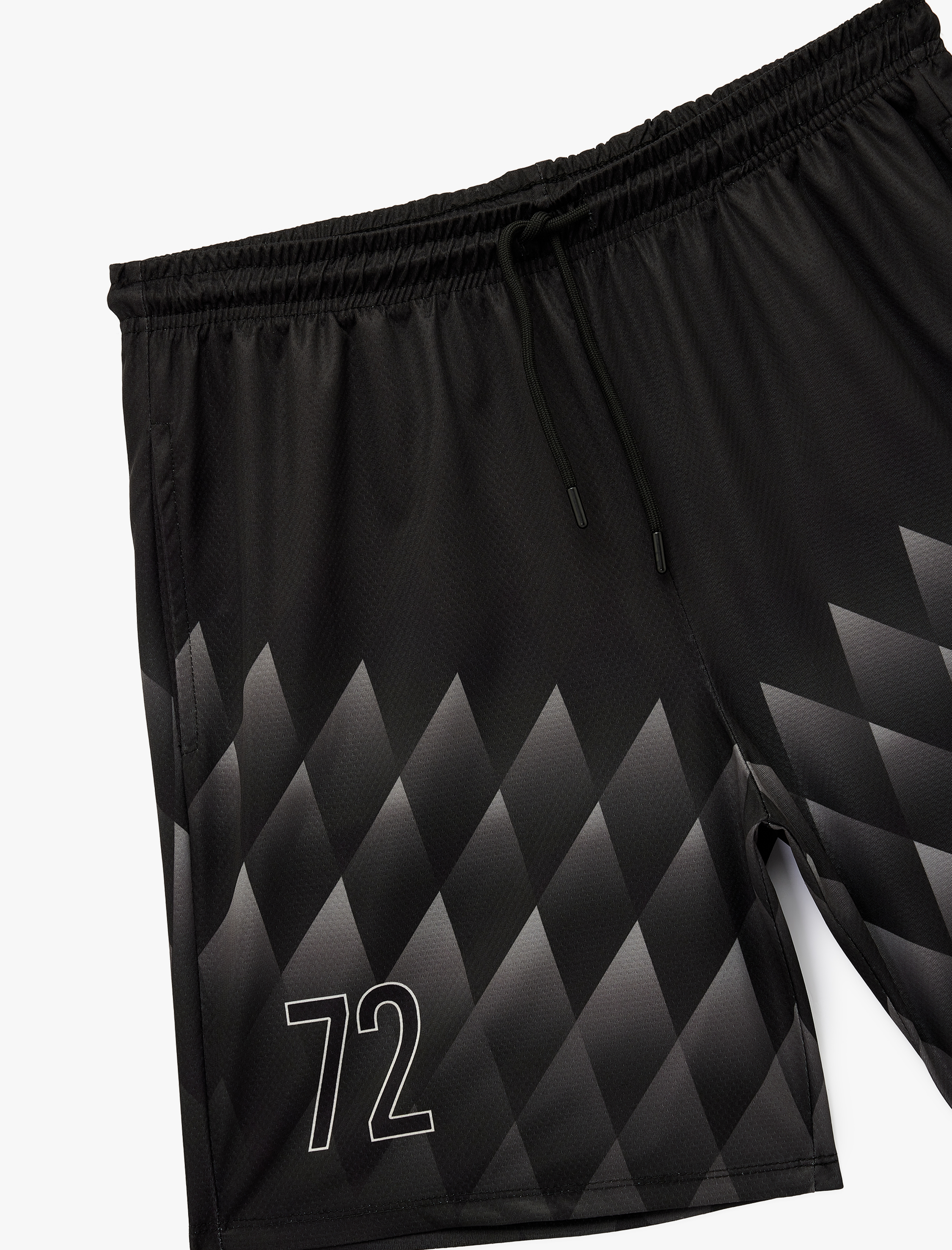   Desenli Straight Fit Cep Detaylı Beli Bağcıklı Spor Şort