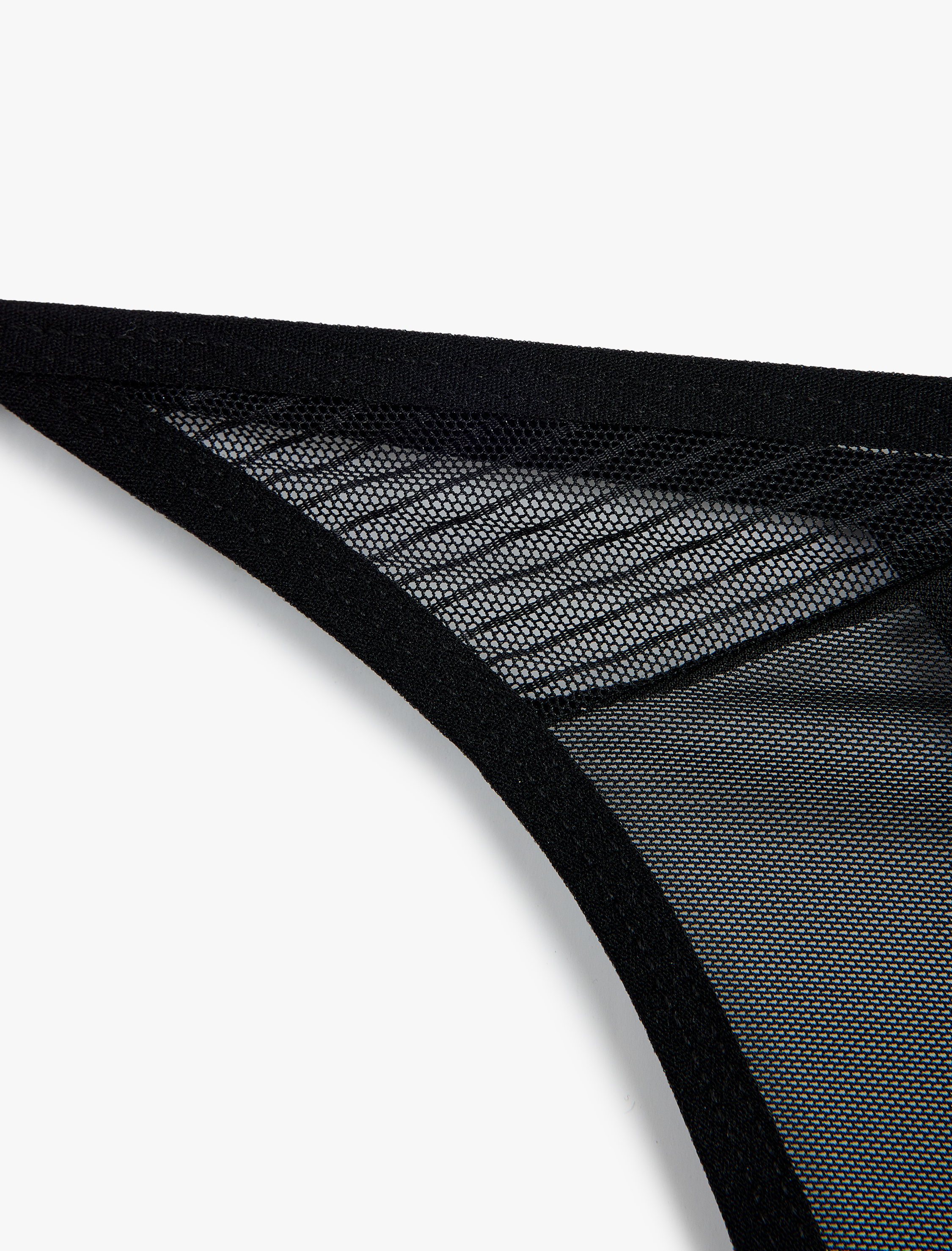   Rahat Kalıp Tüllü String Külot