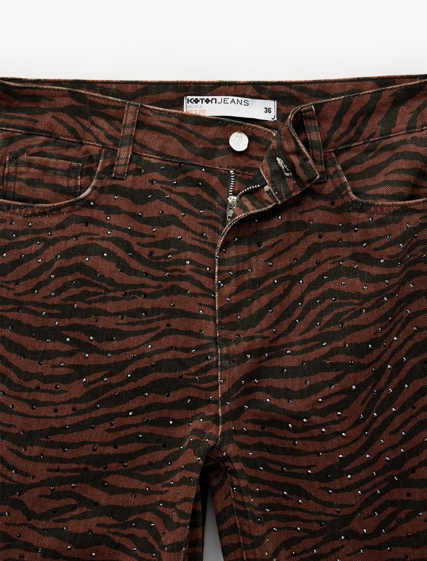   Pamuklu Taş Detaylı Düğmeli Cepli Leopar Desenli Jean Pantolon - Longer Straight Jean
