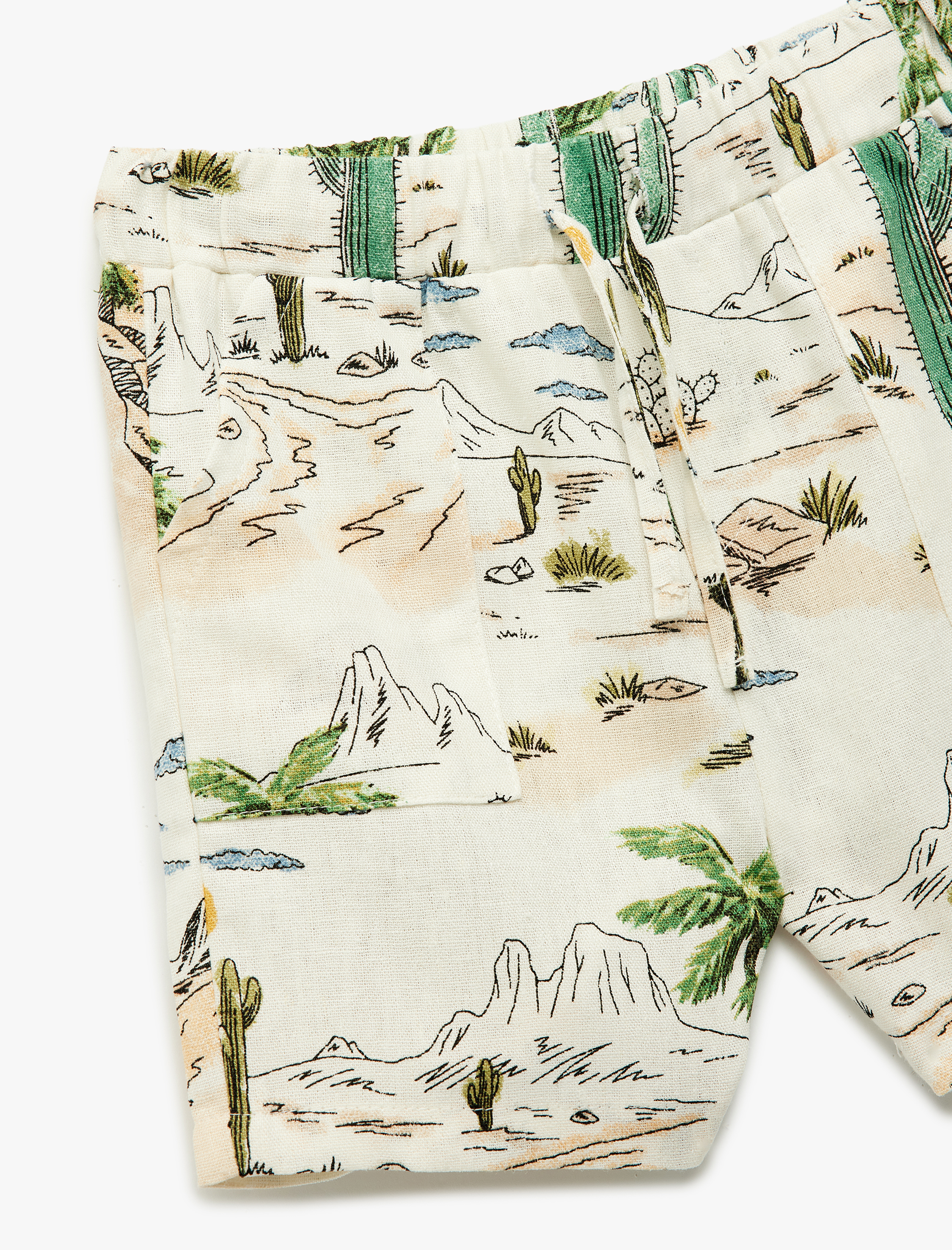  Erkek Bebek Beli Bağcıklı Viskon ve Keten Karışımlı Baskılı Şort