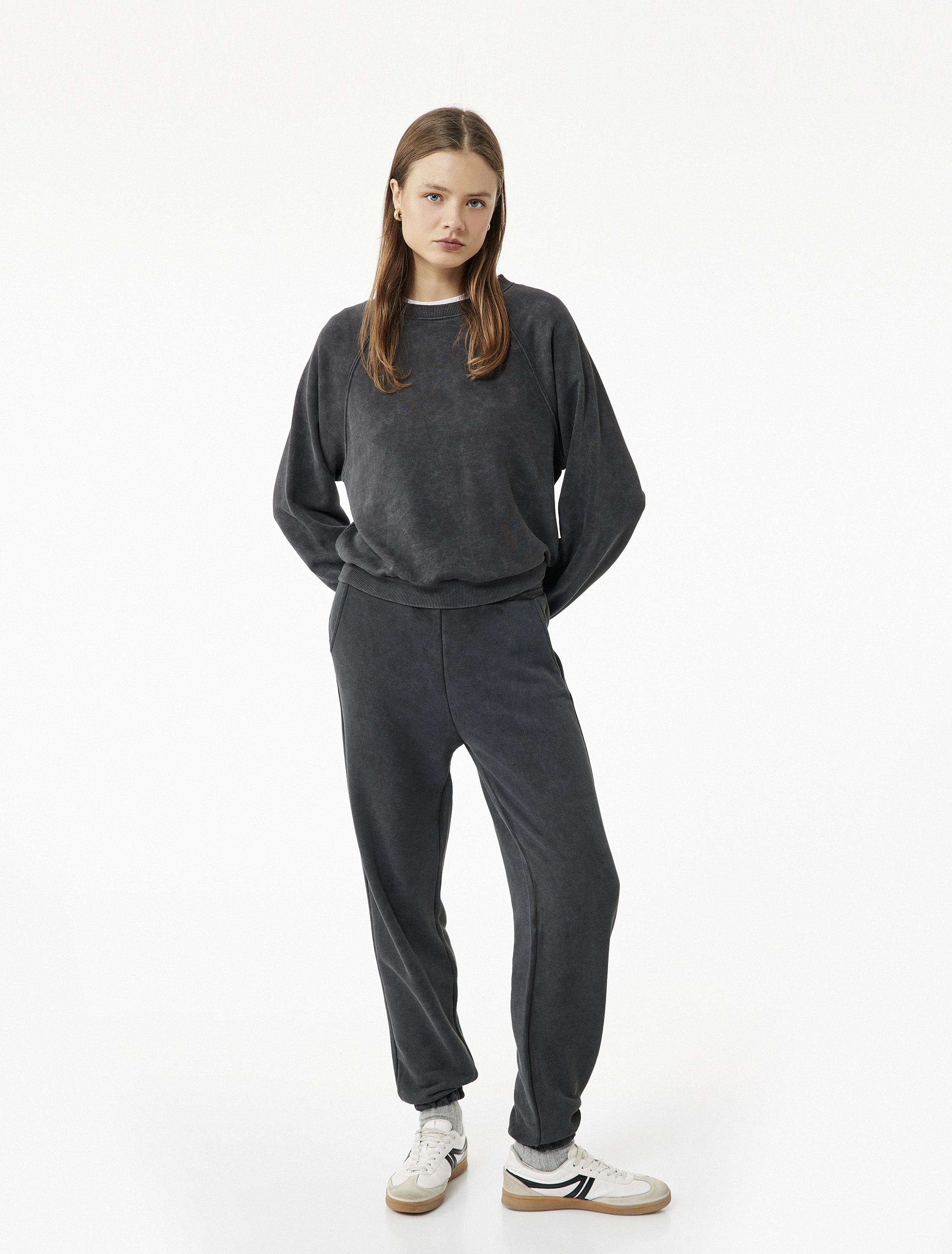   Uzun Kollu Bisiklet Yaka Yıkamalı Şardonlu Sweatshirt