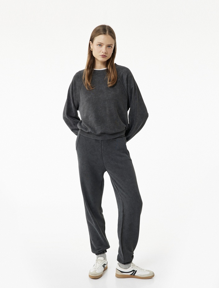  Uzun Kollu Bisiklet Yaka Yıkamalı Şardonlu Sweatshirt