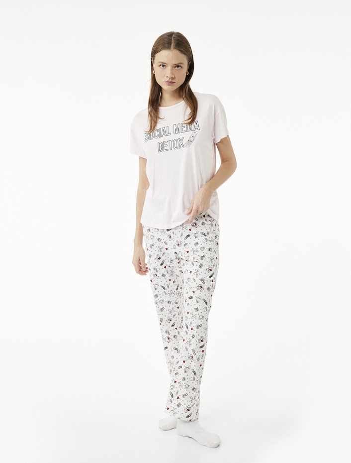  Pamuklu Kısa Kollu Bisiklet Yaka Baskılı Pijama Takımı