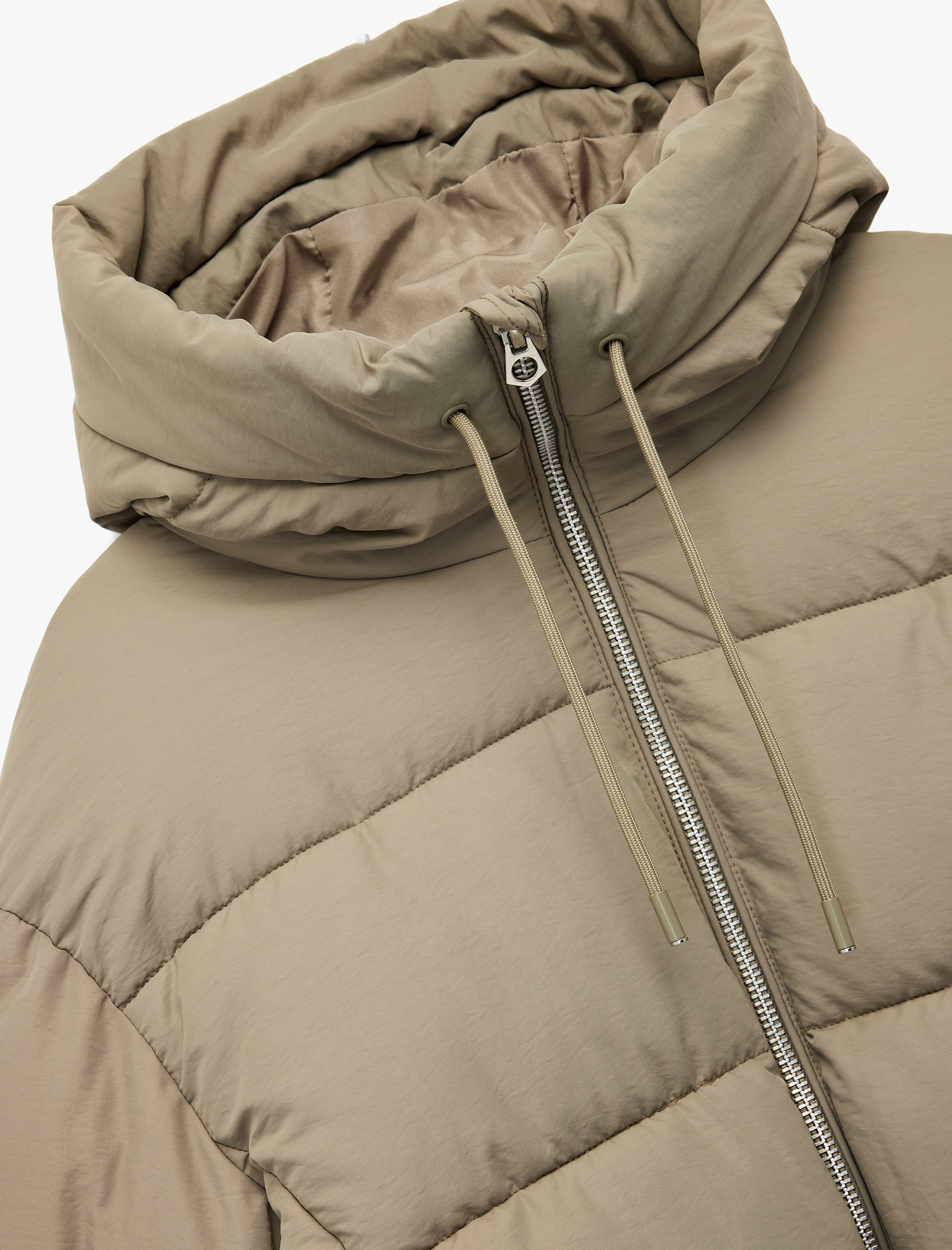   Rahat Kalıp Fermuarlı Kapüşonlu Kapitoneli Dik Yaka Şişme Mont