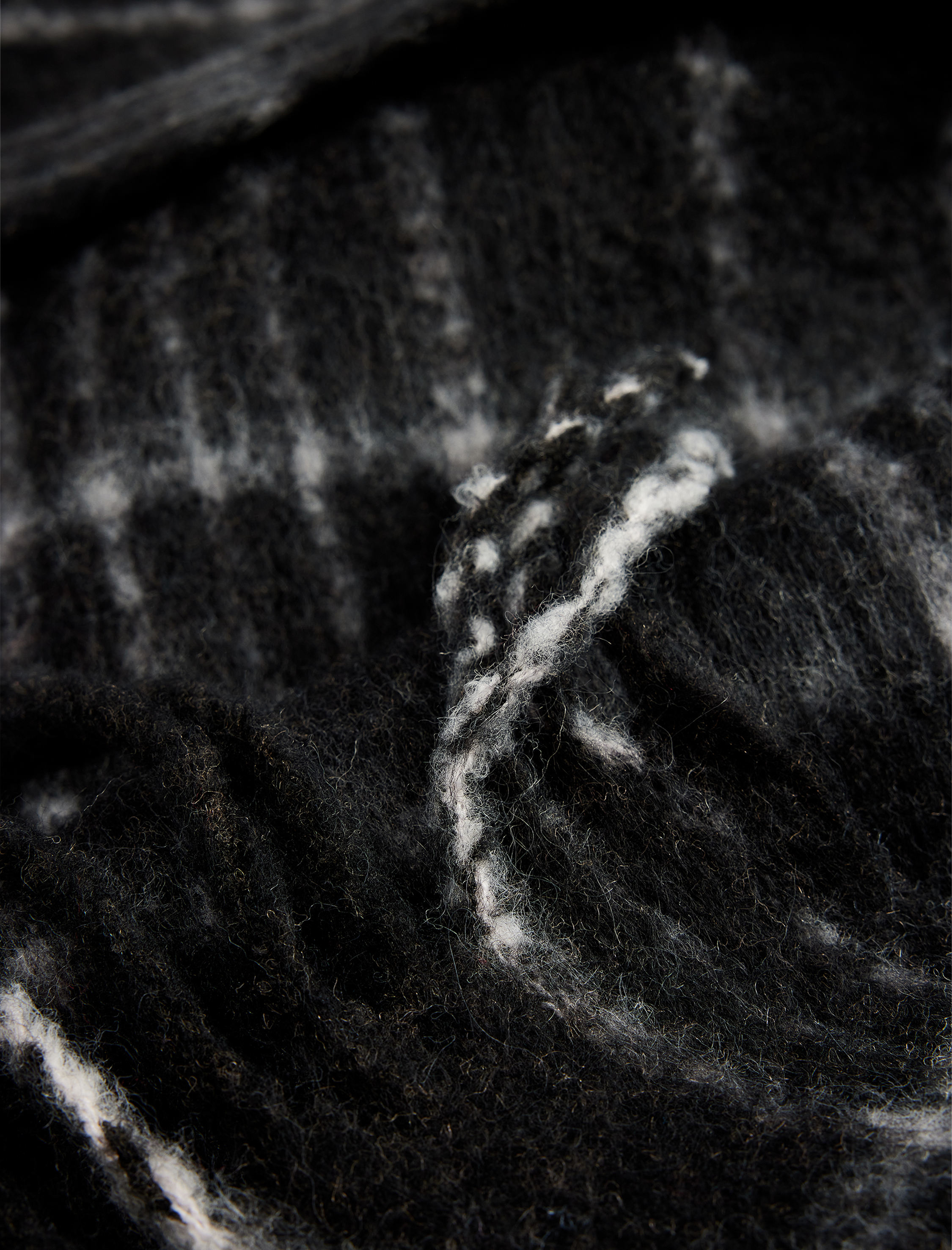  Kadın Yün Karışımlı Ekoseli Püsküllü Uzun Atkı