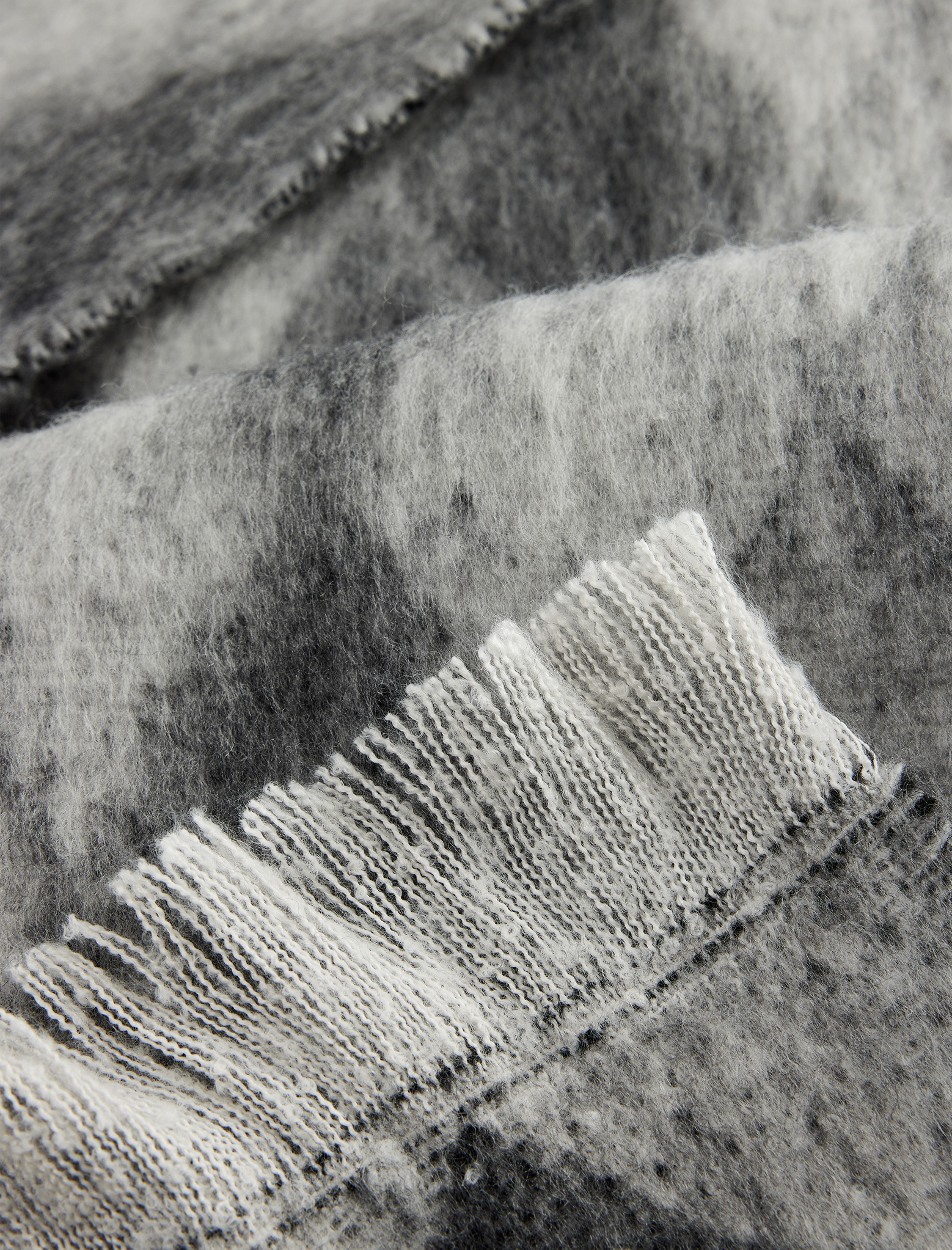  Kadın Yumuşak Dokulu Baklava Desenli Püsküllü Uzun Atkı