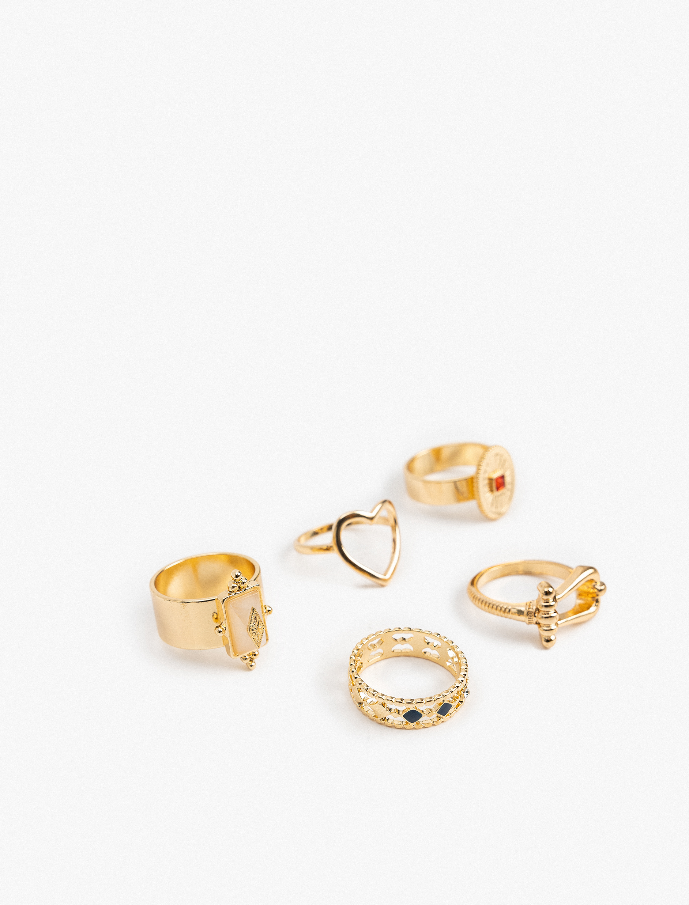  Kadın Taş Detaylı Çelik Karışımlı Kalpli 5'li Yüzük Seti